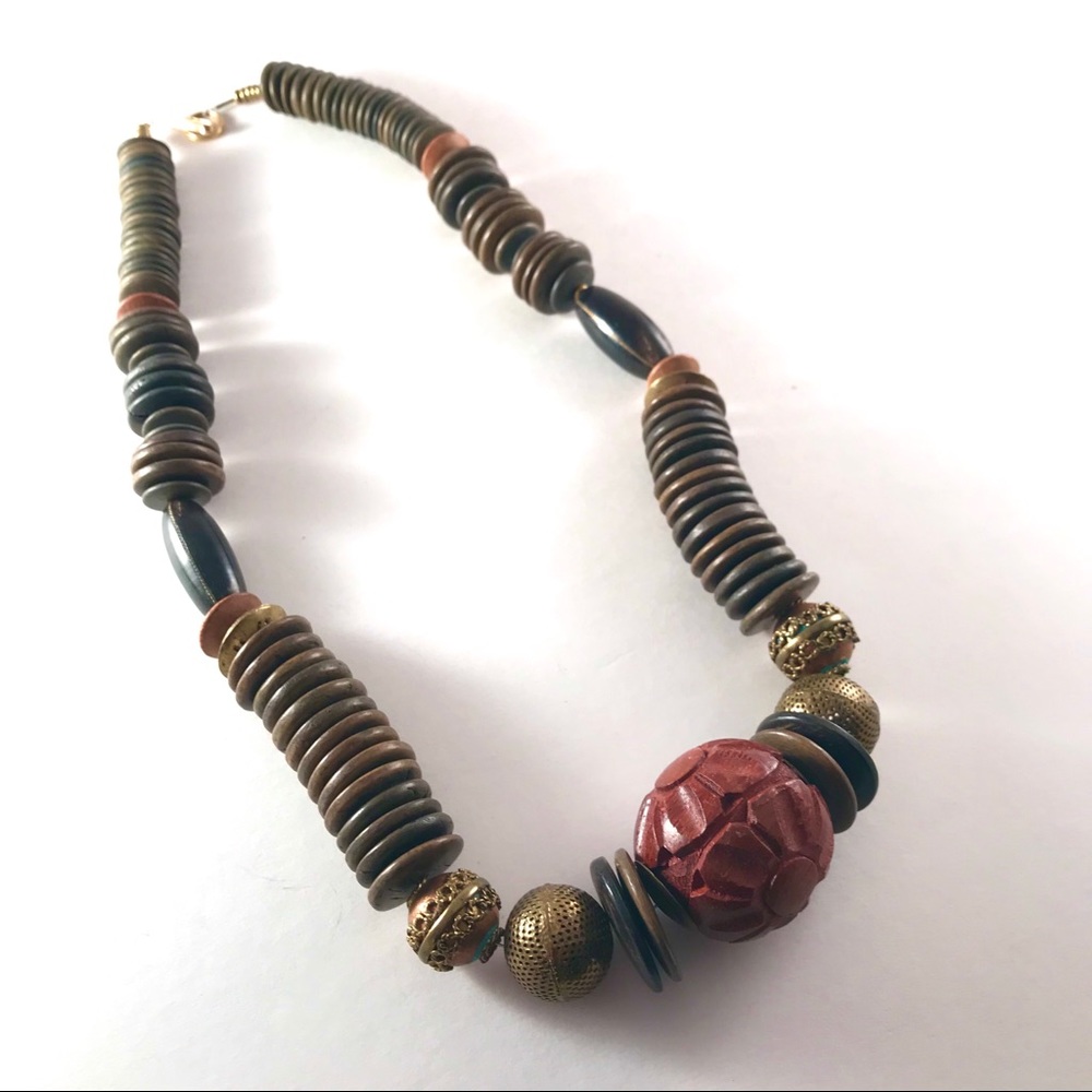 STATEMENT NECKLACE Retro Chunky Brass Carved Wood - Picture 6 of 6